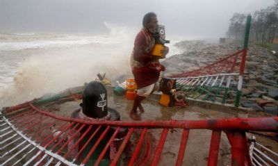 ndia: ciclone j causou duas mortes e danos em cerca de 20 mil casas