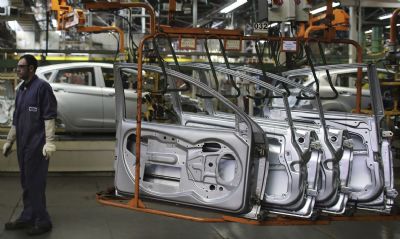 Volkswagen suspende produo at maro por falta de componentes