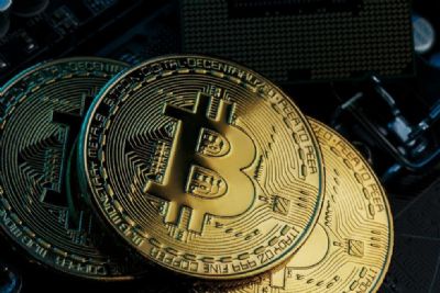 Bitcoin leva novo 'tombo' e vai abaixo de US$ 40 mil