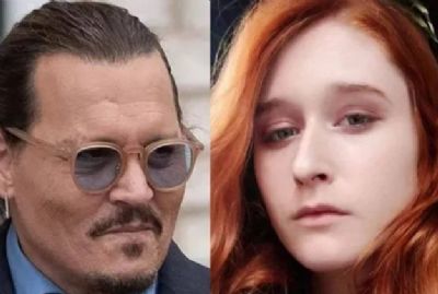 Johnny Depp  visto com ruiva e aumenta rumores de romance
