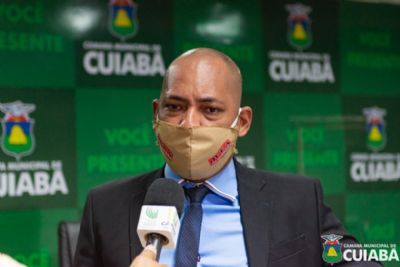 Juiz nega representao do MP contra Juca por distribuir mscaras com sua marca
