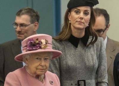 Kate Middleton j estaria se preparando para se tornar rainha