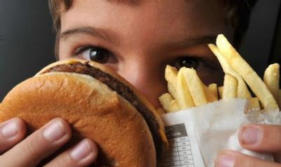 Pandemia: estudo relaciona falta de sono  alta da obesidade infantil
