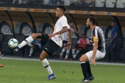 Corinthians toma gol olmpico no fim e cede empate ao Cear em Itaquera