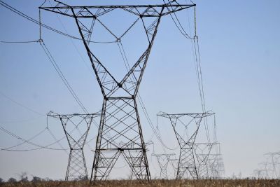 Governo de MT vai isentar ICMS da energia eltrica de 147 mil famlias