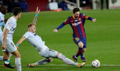 Messi iguala recorde de Pel de 643 gols por um mesmo clube