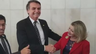 Briga com filhos de Bolsonaro teria motivado Selma a deixar PSL