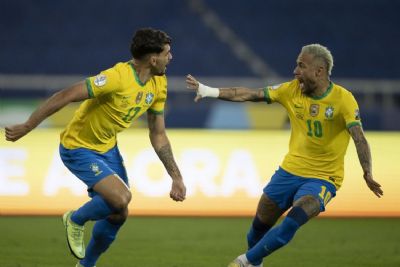 Lucas Paquet marca e Brasil vence Chile