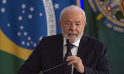 Lula far infiltrao no quadril em hospital de Braslia nesta quarta
