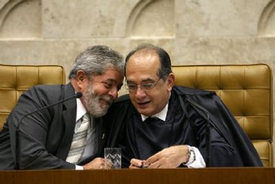 Gilmar Mendes defende soltura de Lula, e Supremo inicia julgamento do caso