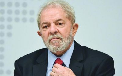 Relator no STJ vota por reduzir pena de Lula