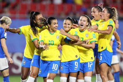 Governo e presidente da FMF tentam trazer jogo da Copa do Mundo Feminina para Cuiab
