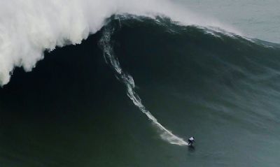 Maya Gabeira quebra recorde de maior onda j surfada por uma mulher