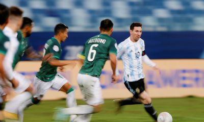 Com show de Messi, Argentina goleia Bolvia por 4 a 1