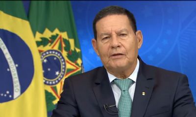 Mouro: Brasil muda de governo a partir de janeiro, mas no de regime