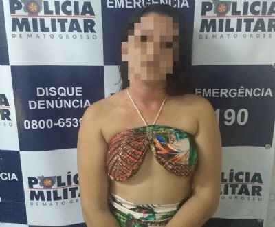 Mulher  presa com carro roubado e oferece sexo aos policiais para ser solta