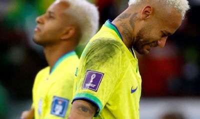 Pelas redes sociais, Neymar diz estar destrudo e Rodrygo se desculpa