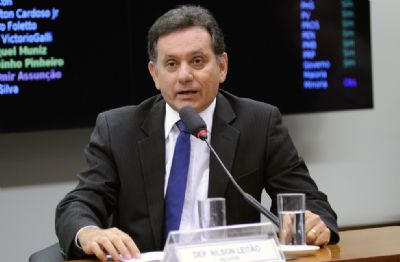 Bolsonaro convida Leito para disputar governo como plano B