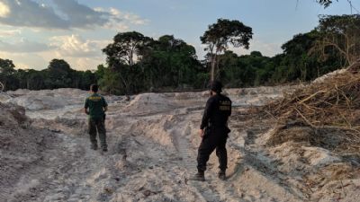 PF desmantela garimpo ilegal em rea de preservao ambiental de MT