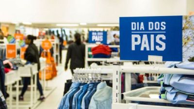 Comrcio brasileiro se prepara para vendas do Dia dos Pais 2023