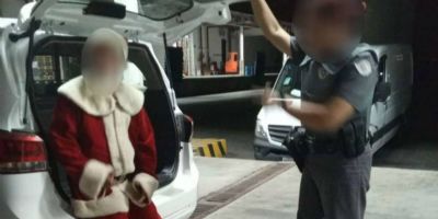 Papai Noel  preso por exibir pornografia para crianas em So Jos dos Campos