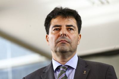 Conta de luz vai cair 'sem canetada', diz ministro Sachsida