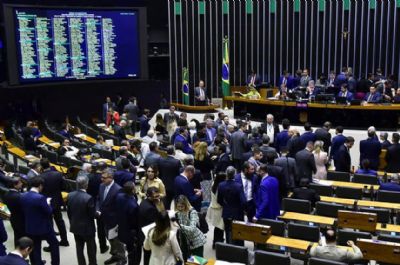Senadores repercutem aprovao da reforma tributria na Cmara