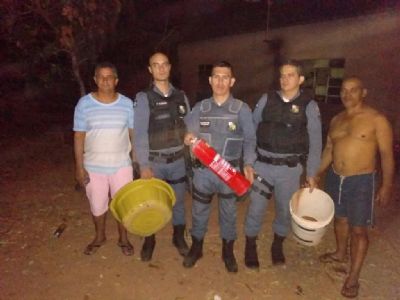 Policiais salvam morador e apagam fogo de residncia em Guiratinga
