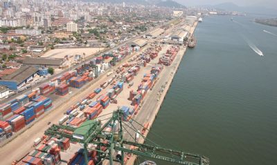 Movimentao de cargas porturias cai 3,3% no primeiro semestre