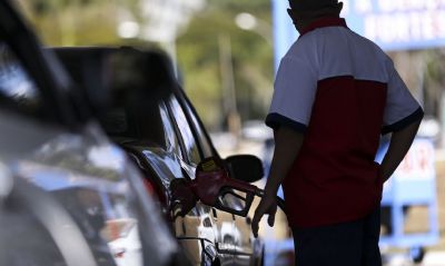 Petrobras sobe mais uma vez os preos da gasolina e do diesel