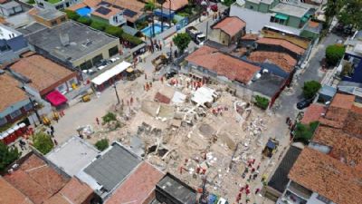 J so 5 os mortos em desabamento de edifcio em Fortaleza