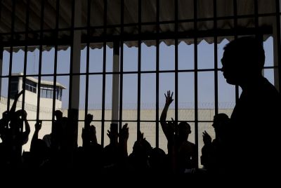 Defensoria Pblica pede testagem em massa para 2,3 mil presos e agentes da PCE