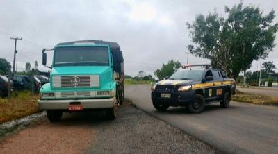 Dois caminhes roubados em Mato Grosso so recuperados