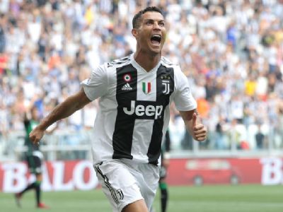 Aps frias luxuosas, Cristiano Ronaldo volta aos treinos na Juventus