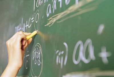 Governo concede aumento do piso salarial de professores