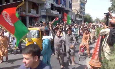 Vrias pessoas so mortas no Afeganisto em protestos contra Talib