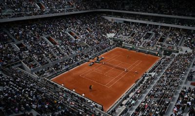 Djoko e Nadal duelam em polmica sesso noturna nesta tera em Paris