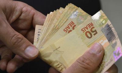 Trabalhadores nascidos em novembro podem sacar at R$ 1 mil no FGTS