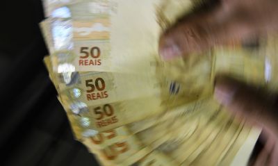Caixa paga Bolsa Famlia com novo adicional de R$ 50 a NIS de final 5