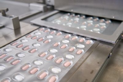 Medicamento da Pfizer contra covid recebe autorizao de uso emergencial nos EUA