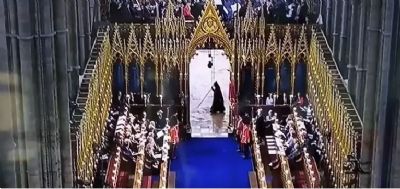 'Mulher misteriosa' chama a ateno durante coroao do rei Charles III
