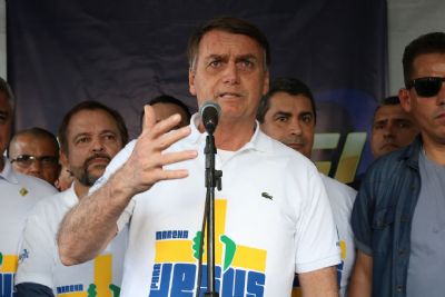 Bolsonaro: abro mo da reeleio se Brasil passar por reforma poltica