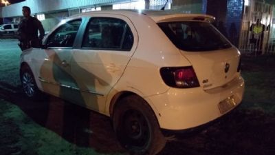 ​Mulher  presa com carro roubado em Cuiab, veja o vdeo