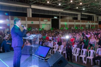 Seduc d posse a 2,5 mil novos gestores para atuarem nas 647 escolas de Mato Grosso