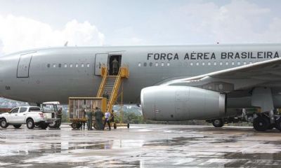 Segundo avio com brasileiros vindos de Israel chega ao Rio; mais de 400 j foram repatriados