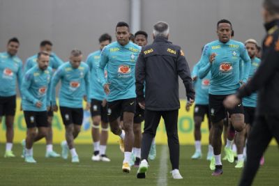Jogadores da seleo brasileira decidem disputar a Copa Amrica