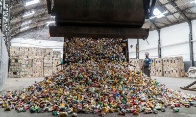 ndice de reciclagem no Brasil  de apenas 4%, diz Abrelpe