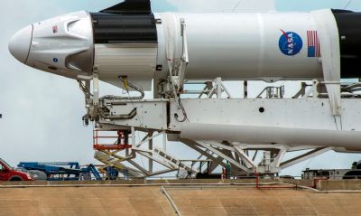 Lanado o 3 voo tripulado da SpaceX com destino  Estao Espacial