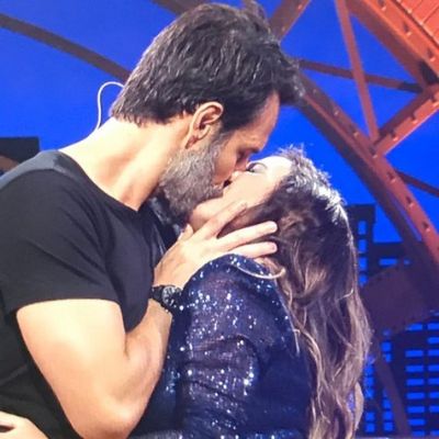 Rodrigo Santoro d beijo em Tat Werneck e humorista brinca: T grvida, mas estou viva