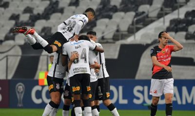 Sul-Americana: Corinthians se despede com goleada em So Paulo
